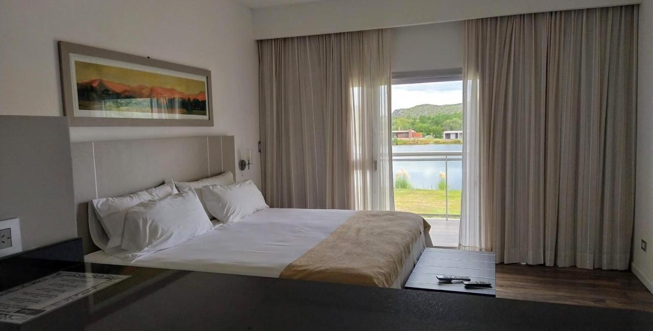 Hotel Cantera Respira Campo ポトレロ・デ・ロス・フネス エクステリア 写真