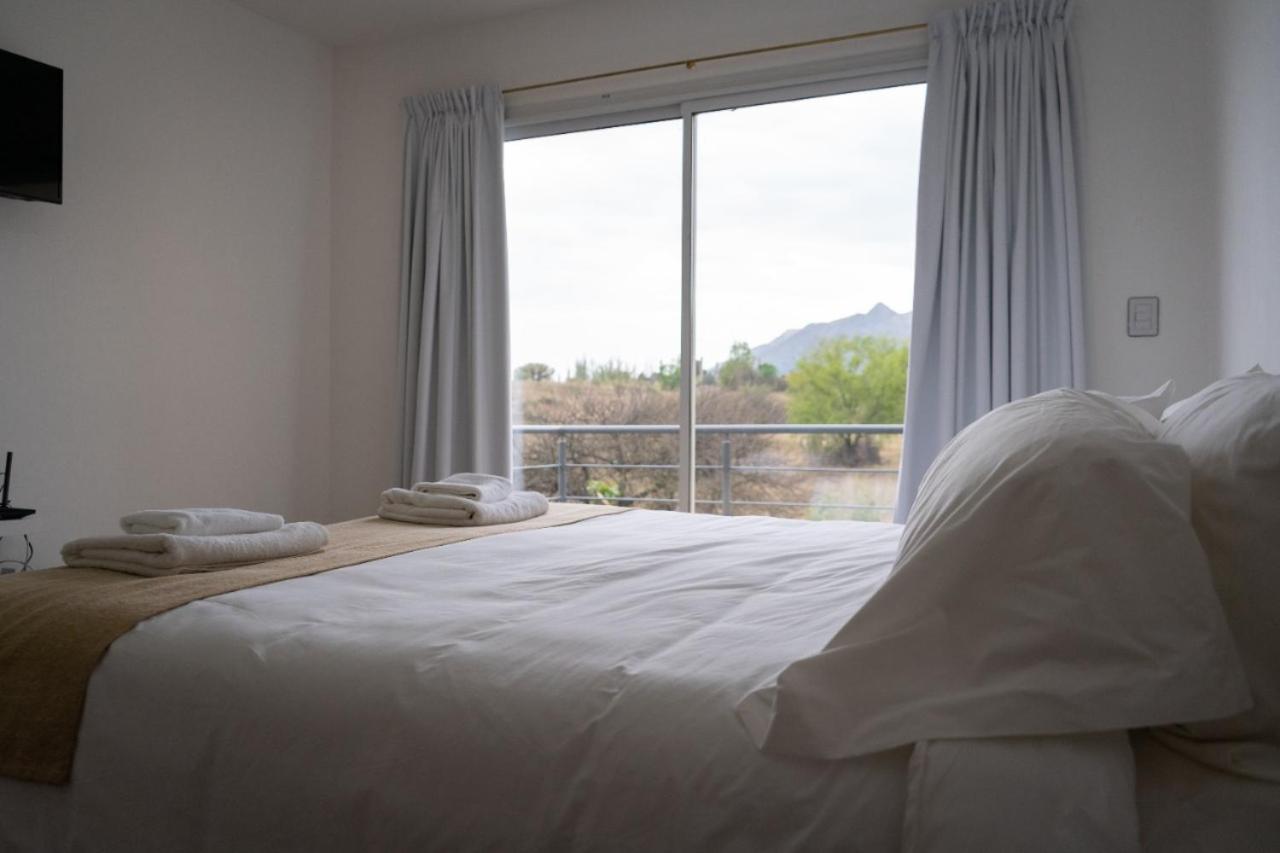 Hotel Cantera Respira Campo ポトレロ・デ・ロス・フネス エクステリア 写真