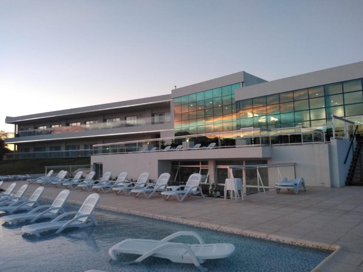 Hotel Cantera Respira Campo ポトレロ・デ・ロス・フネス エクステリア 写真