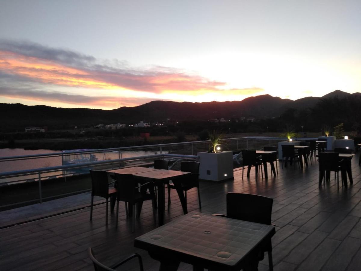 Hotel Cantera Respira Campo ポトレロ・デ・ロス・フネス エクステリア 写真