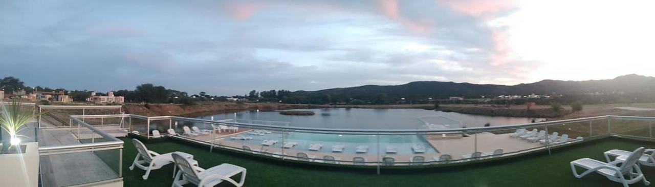 Hotel Cantera Respira Campo ポトレロ・デ・ロス・フネス エクステリア 写真