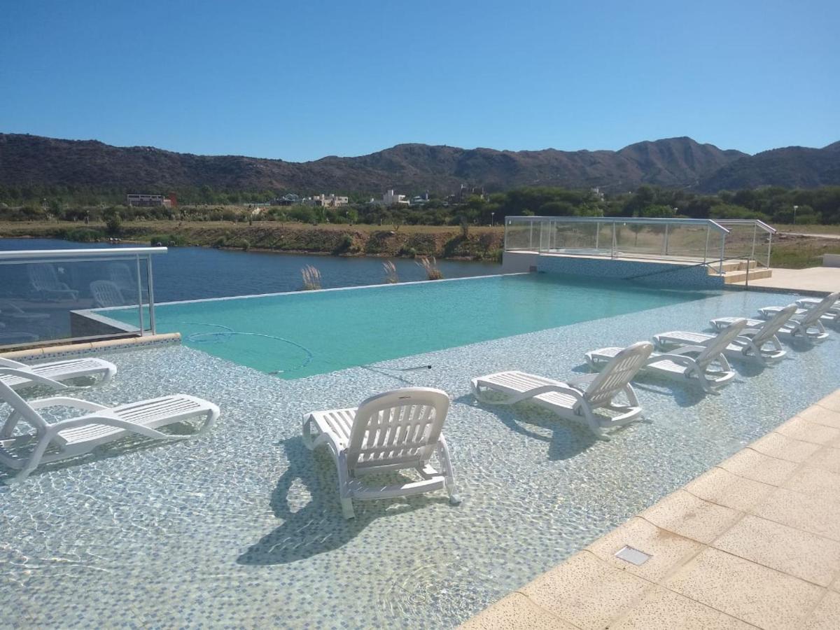 Hotel Cantera Respira Campo ポトレロ・デ・ロス・フネス エクステリア 写真