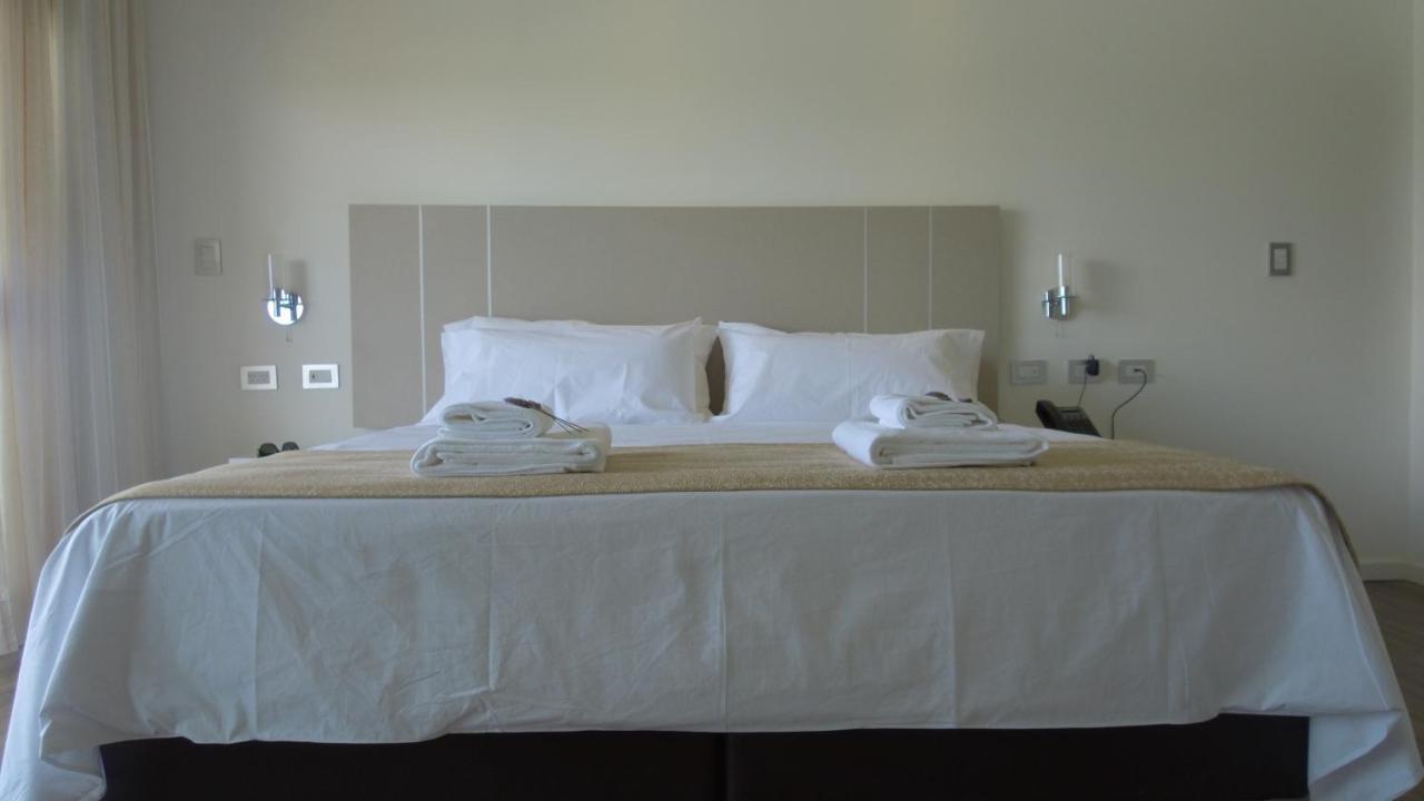 Hotel Cantera Respira Campo ポトレロ・デ・ロス・フネス エクステリア 写真
